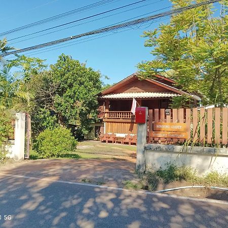 Chanmuang Guesthouse Mae Hong Son Exteriör bild