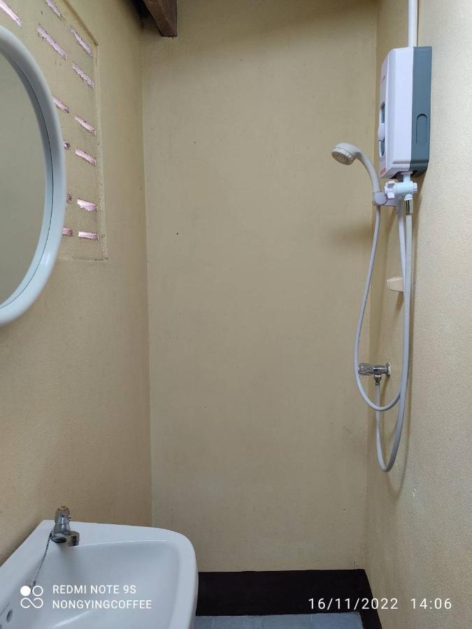 Chanmuang Guesthouse Mae Hong Son Exteriör bild
