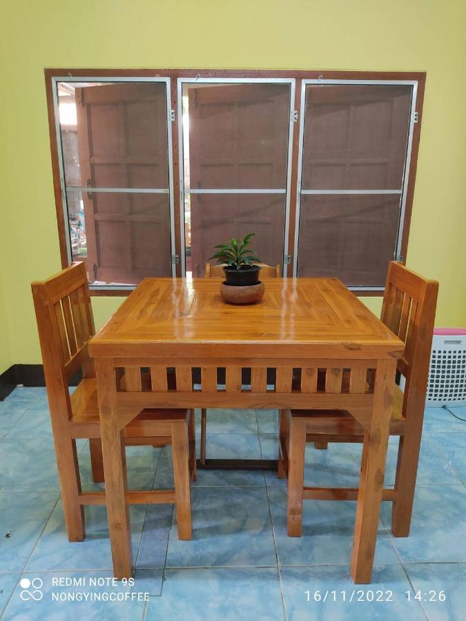 Chanmuang Guesthouse Mae Hong Son Exteriör bild