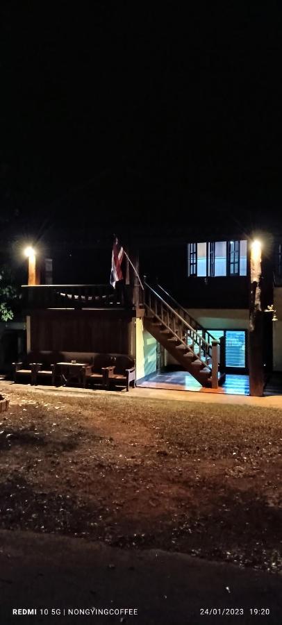 Chanmuang Guesthouse Mae Hong Son Exteriör bild